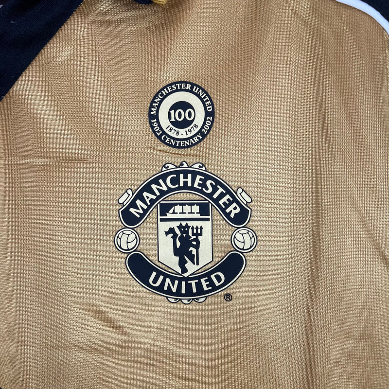 [NOVIDADE] Camisa Retrô Manchester United 2001/02 100th 2024/25