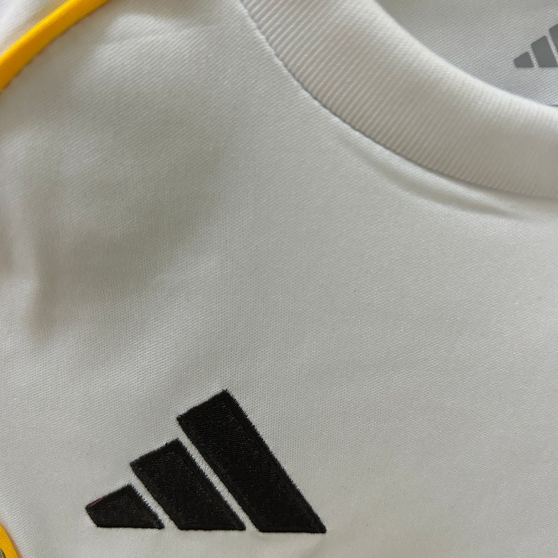 Conjunto Infantil Real Madrid Home 2025/26
