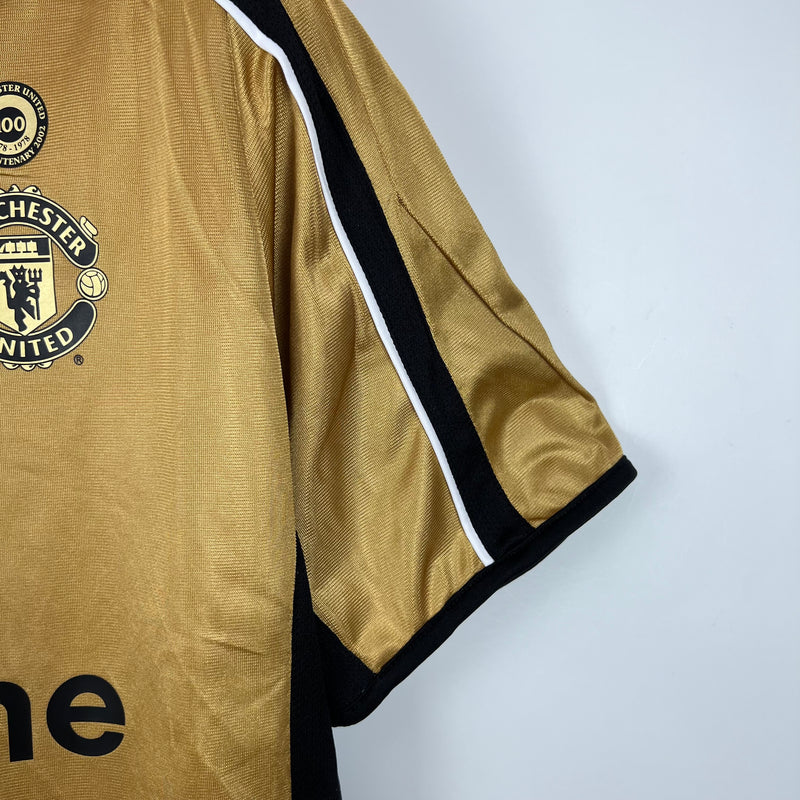 [NOVIDADE] Camisa Retrô Manchester United 2001/02 100th 2024/25