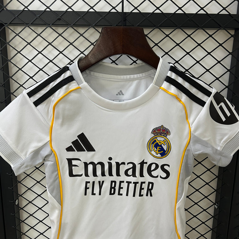 Conjunto Infantil Real Madrid Home 2025/26